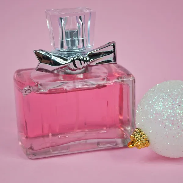 CALVIN KLEIN<BR><HR>CK ONE<BR><HR>3.4 OZ<HR> - Image 2